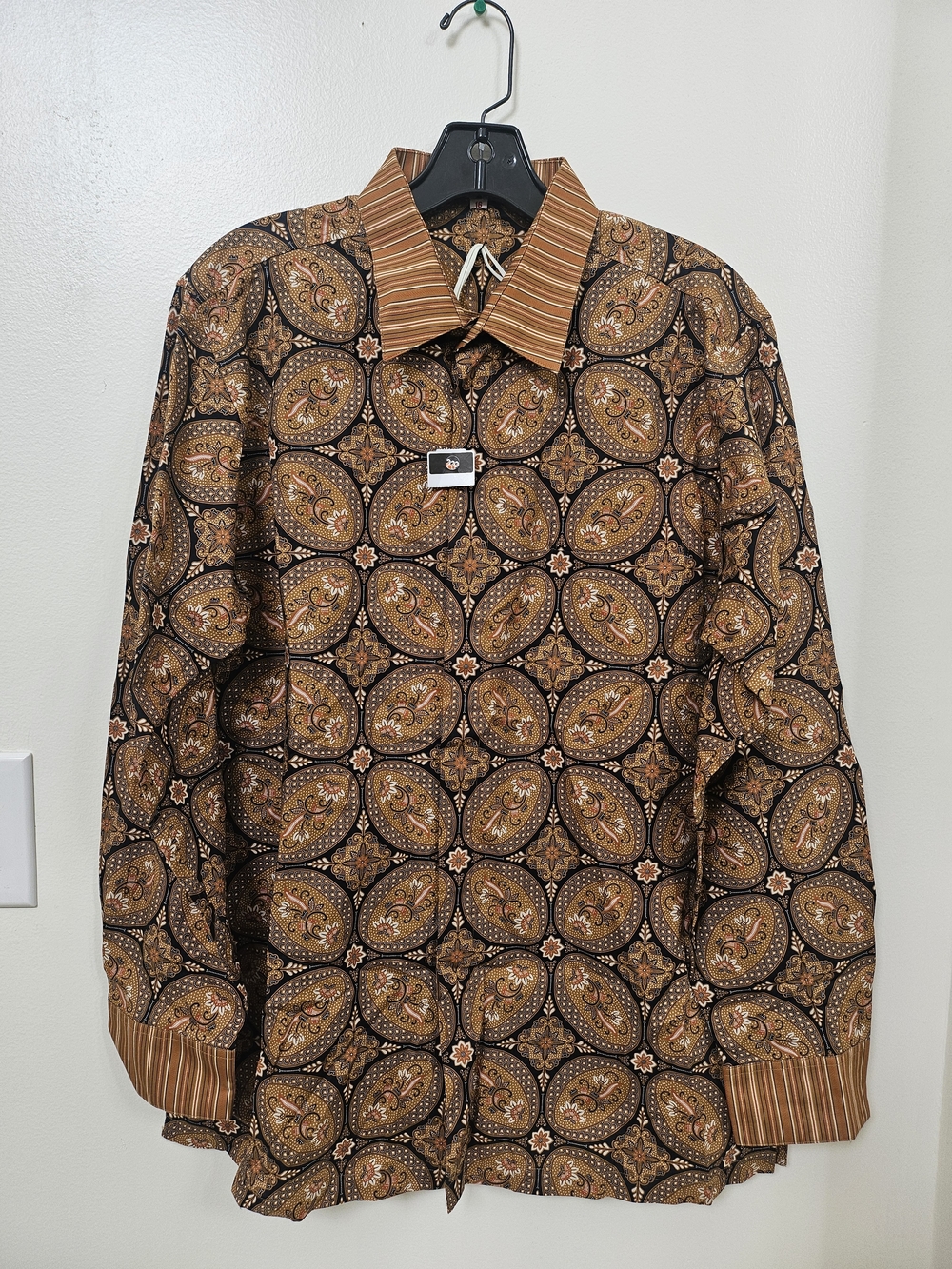 New Men's Batik Shirt with Pocket And Mask